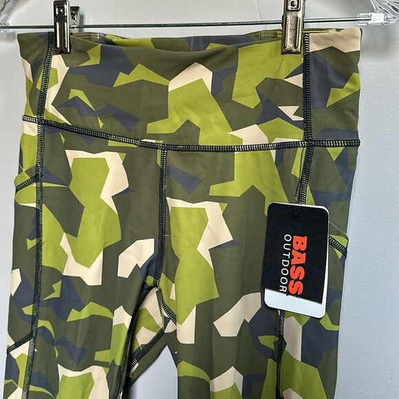 NWT Green Camo Leggings Pockets Athleisure Staple Fall Ready Camp Hike Hunt XS - Picture 3 of 11